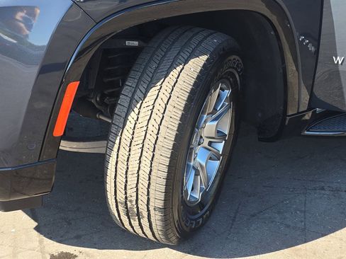 Used 2024 Jeep Wagoneer 4WD image 33