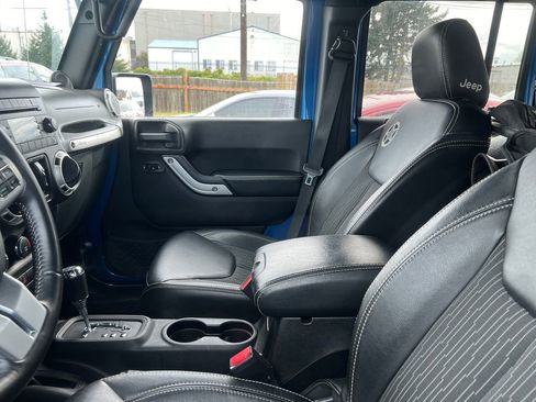 Used 2014 Jeep Wrangler Unlimited Sport AWD/4WD image 3