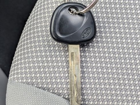 Used 2013 Hyundai Accent GLS FWD image 35