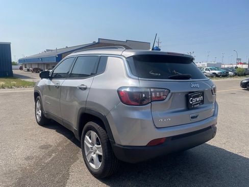 Used 2022 Jeep Compass Latitude w/ Convenience Group AWD/4WD image 9