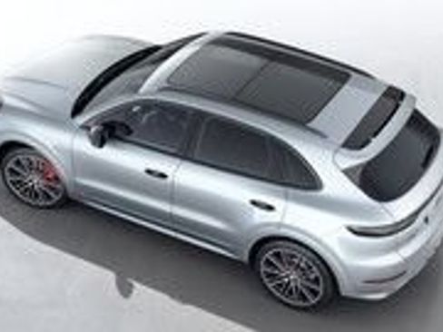 Certified 2023 Porsche Cayenne GTS AWD/4WD image 6