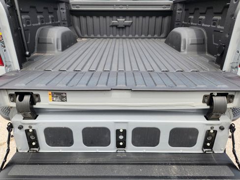Used 2025 Chevrolet Silverado 1500 ZR2 w/ Technology Package AWD/4WD image 26