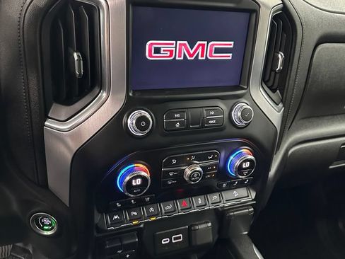 Used 2022 GMC Sierra 1500 SLT w/ SLT Premium Plus Package AWD/4WD image 18
