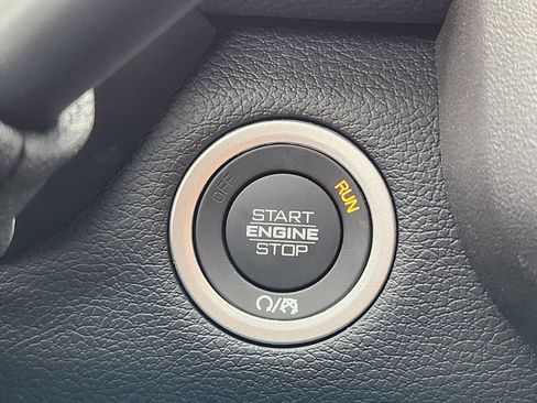 New 2026 RAM 2500 Laramie AWD/4WD image 13