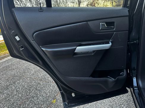 Used 2013 Ford Edge SEL image 11