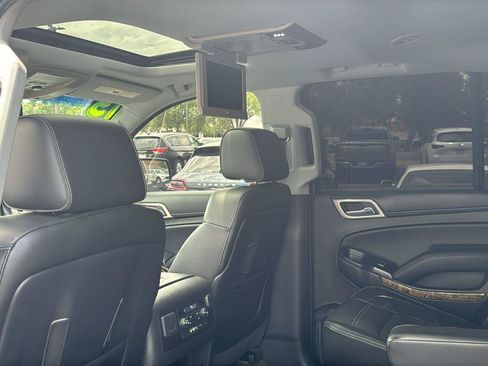 Used 2015 GMC Yukon Denali w/ Premium Package RWD image 27