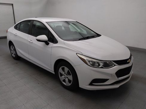 Used 2018 Chevrolet Cruze LS FWD image 13