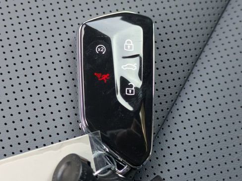 New 2026 Volkswagen Tiguan SE R-Line image 34