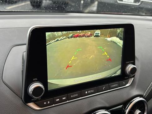 Used 2024 Nissan Sentra SV image 3