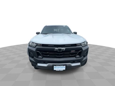Certified 2024 Chevrolet Colorado Trail Boss w/ Technology Package AWD/4WD image 3