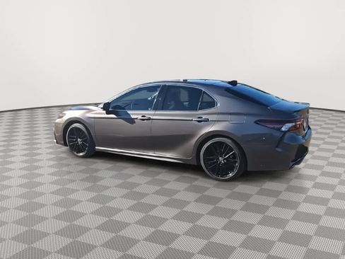 Used 2022 Toyota Camry XSE image 6