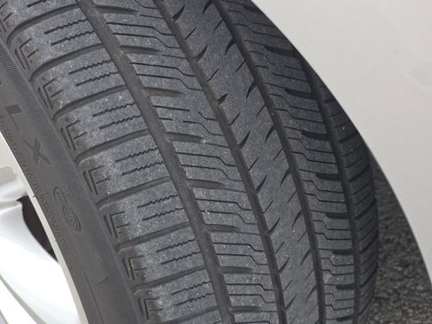 Used 2013 Buick Verano FWD image 4