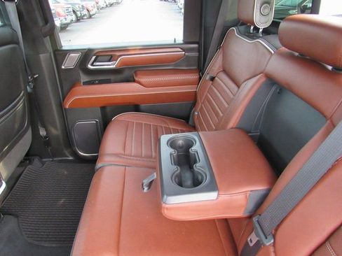 Used 2024 GMC Sierra 2500 Denali Ultimate image 30