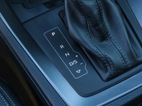 New 2025 Audi Q3 2.0T Premium image 31