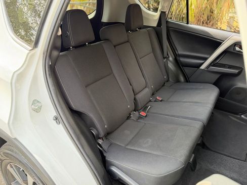 Used 2018 Toyota RAV4 XLE image 37