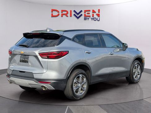 Used 2024 Chevrolet Blazer LT FWD image 5