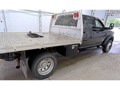 Used 2019 RAM 5500 SLT w/ Quick Order Package 2YG SLT AWD/4WD image 4