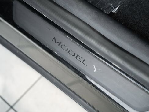 Used 2020 Tesla Model Y Performance image 44