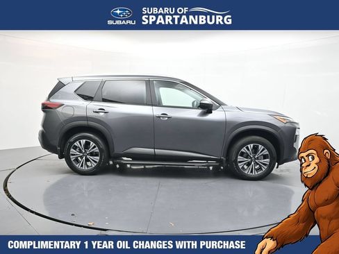 Used 2023 Nissan Rogue SV w/ SV Premium B Package FWD image 9