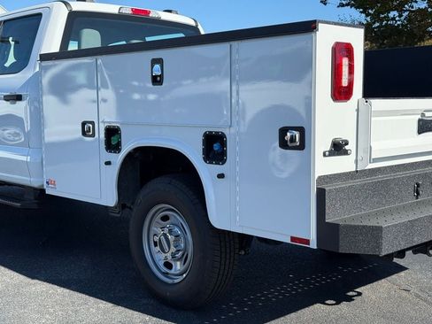 New 2026 Ford F250 XL w/ XL Chrome Package AWD/4WD image 4