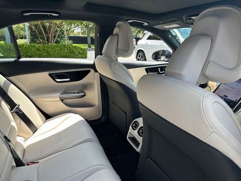 Used 2025 Mercedes-Benz C 300 Sedan image 28