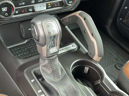 Used 2024 Ford Bronco Outer Banks AWD/4WD image 19