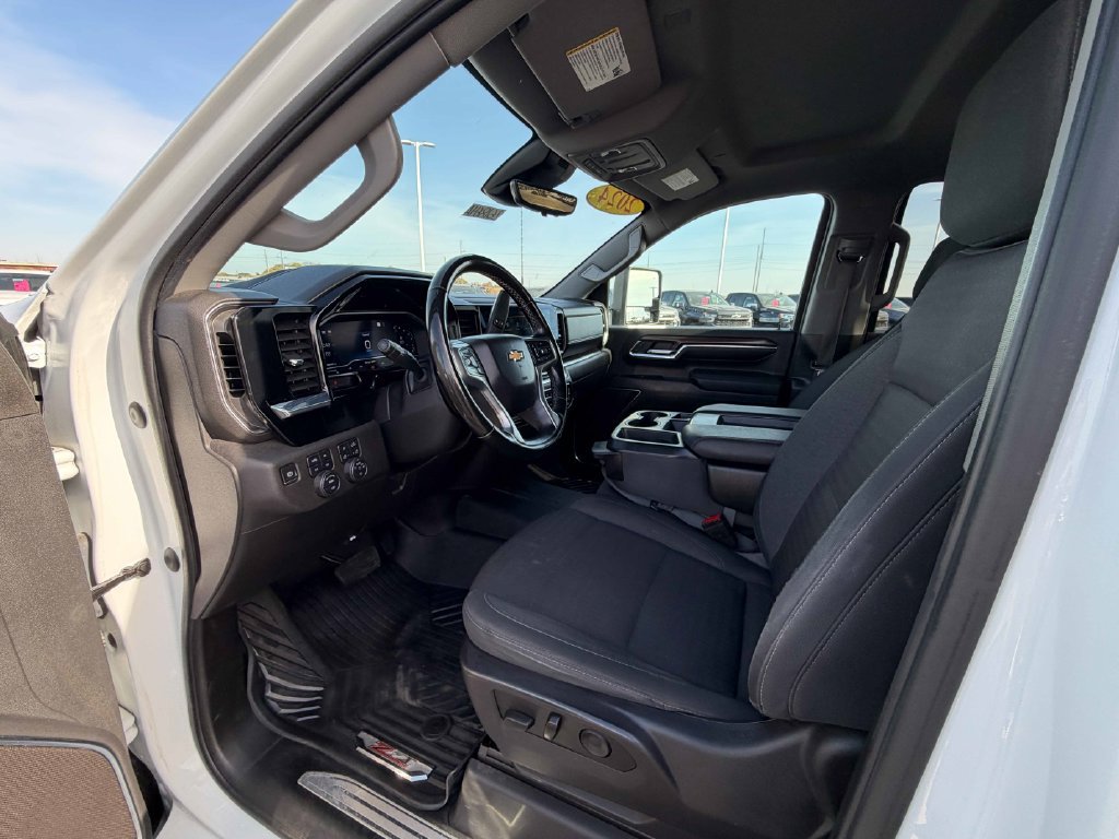 Used 2024 Chevrolet Silverado 3500 LT w/ Safety Package AWD/4WD image 17