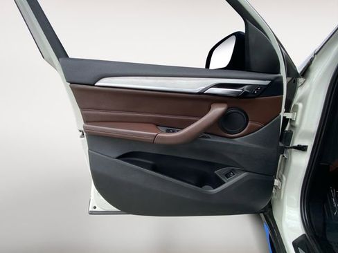 Used 2019 BMW X1 sDrive28i w/ Convenience Package image 16