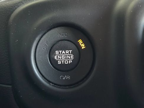 Used 2020 Jeep Wrangler Unlimited Sahara AWD/4WD image 14