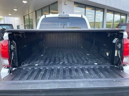 Used 2021 Toyota Tacoma SR5 w/ Trail Edition AWD/4WD image 29