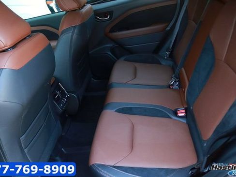 Used 2025 Subaru Forester Touring w/ Popular Package - Touring AWD/4WD image 14