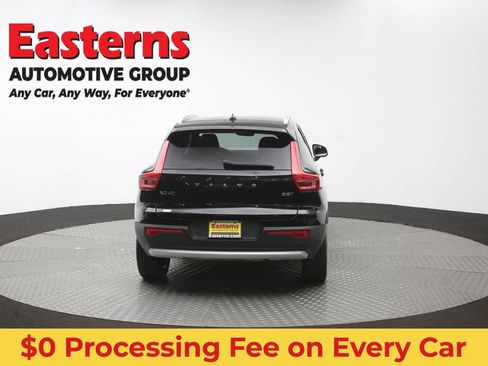 Used 2024 Volvo XC40 B5 Core AWD/4WD image 38