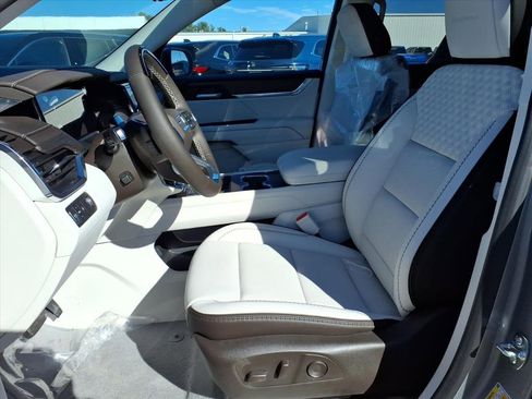 New 2026 GMC Acadia Denali w/ Super Cruise Package image 11