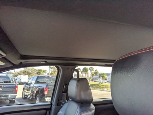 Used 2021 Nissan Titan PRO-4X w/ Pro-4x Convenience Package image 21