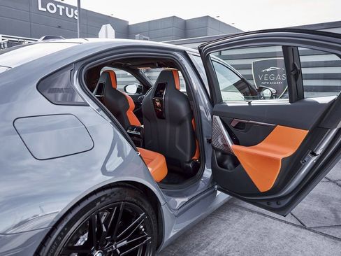 Used 2026 BMW M5 w/ Executive Package image 32