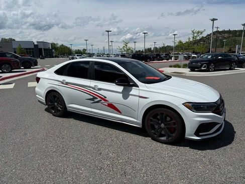 Used 2019 Volkswagen Jetta GLI FWD image 3