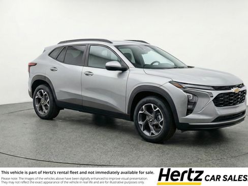 Used 2025 Chevrolet Trax LT w/ LT Convenience Package image 1