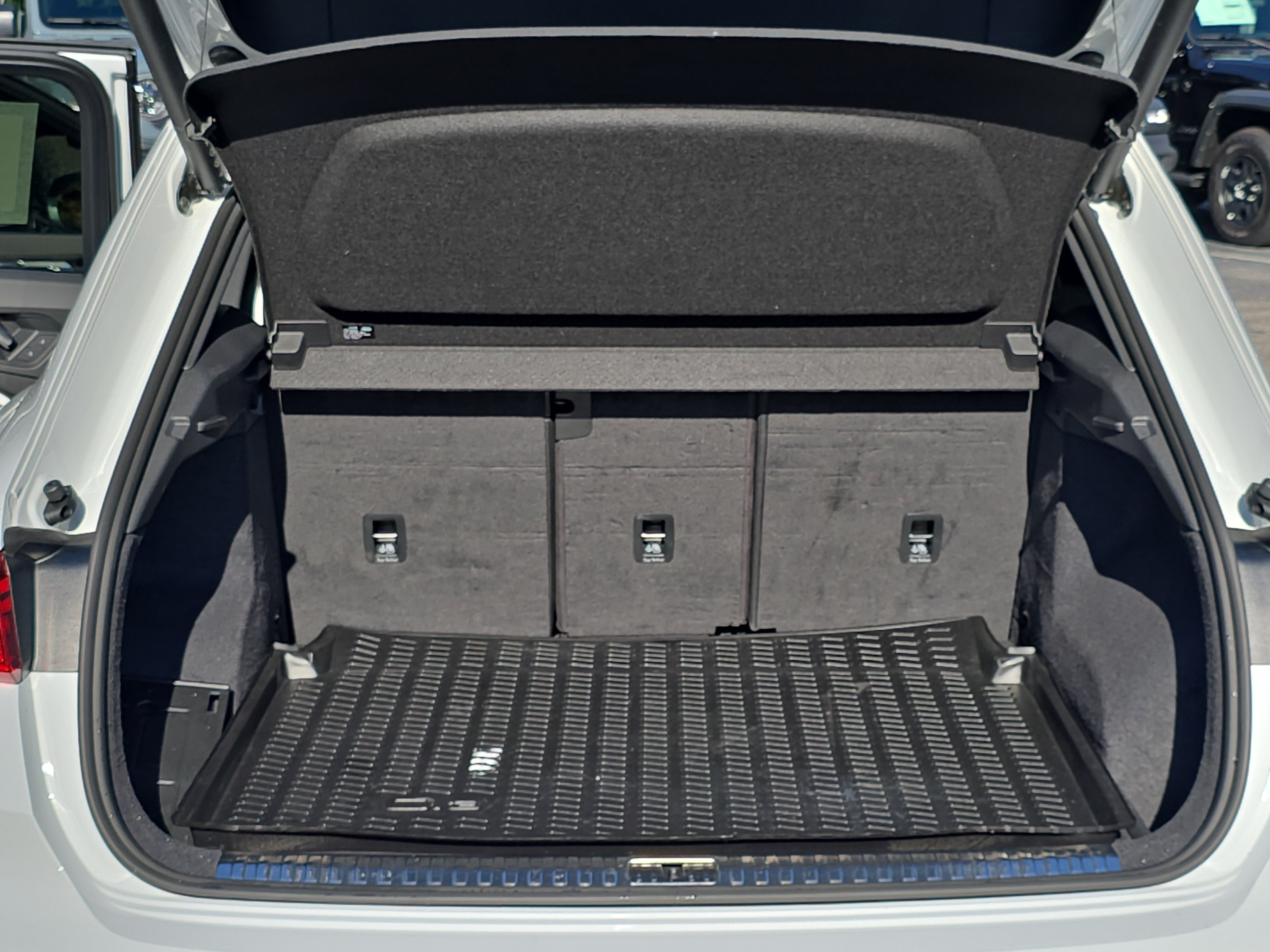 Used 2023 Audi Q3 2.0T Premium Plus w/ Premium Plus Package AWD/4WD image 12