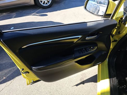 Used 2016 Honda Fit LX image 9