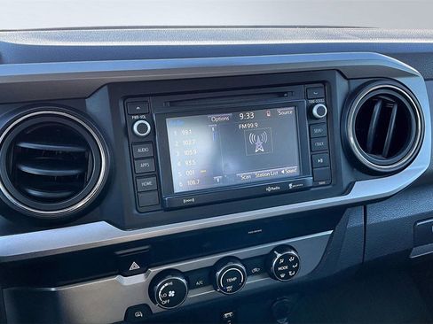 Used 2019 Toyota Tacoma SR5 image 7