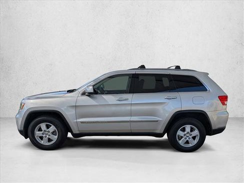 Used 2011 Jeep Grand Cherokee Laredo AWD/4WD image 9
