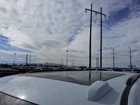 Used 2025 GMC Yukon XL AT4 Ultimate image 2