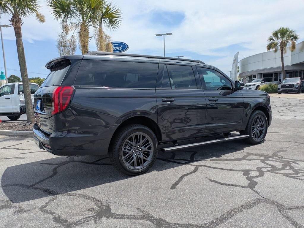 New 2027 Ford Expedition Max Platinum w/ Stealth Appearance Package RWD image 4
