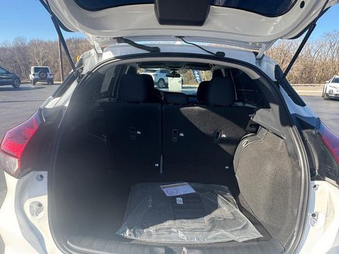 Used 2024 Nissan Kicks SV image 11