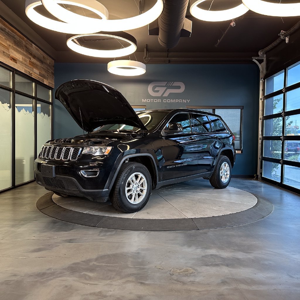 Used 2019 Jeep Grand Cherokee Laredo w/ Security & Convenience Group AWD/4WD image 24