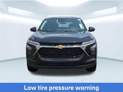Used 2026 Chevrolet Trax LS w/ LS Convenience Package FWD image 11