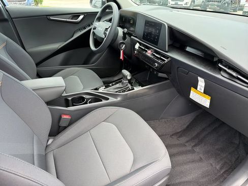 New 2026 Kia Niro LX FWD image 22