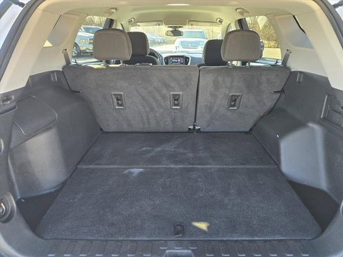 Used 2023 GMC Terrain SLE w/ Driver Convenience Package image 26