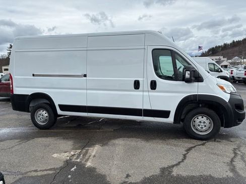 Used 2023 RAM ProMaster 2500 FWD image 2