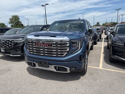 Used 2025 GMC Sierra 1500 Denali w/ Denali Reserve Package AWD/4WD image 3